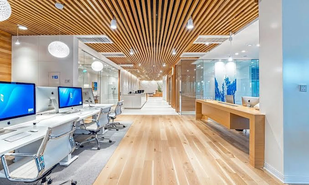 Integrating Office Interiors with Commercial Building Exteriors for Cohesive Workspaces